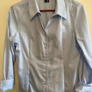 Kasper Ladies size 10 Petite shirt. Cuffed sleeves and pointed collar.